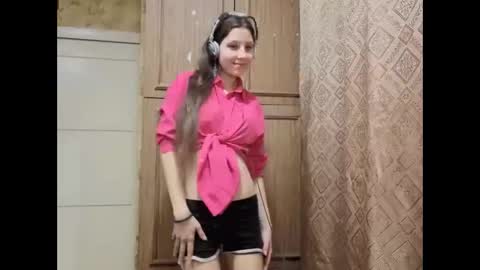 Snapshot of cirabonnet chatting on November 24, 11:48 pm Lisa Salivan online show from November 24, 11:48 pm