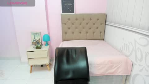 Circe Cherry online show from December 31, 12:43 am