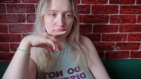 citrusblissss online show from April 16, 9:43 am