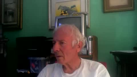 Snapshot of ciuk chatting on November 4, 9:08 am ciuk online show from November 4, 9:08 am