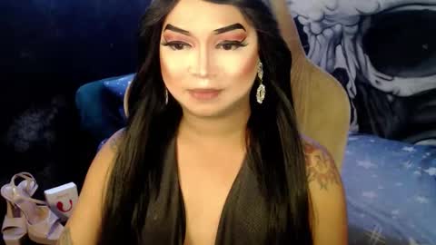 QUEEN CESS online show from December 22, 1:52 pm