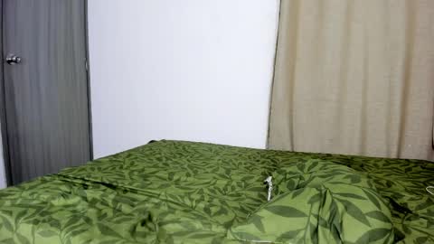 Claimom online show from March 28, 2:11 am