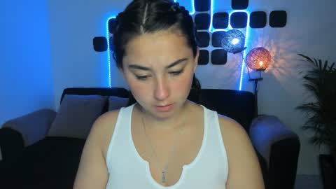 Snapshot of claiok chatting on December 6, 10:30 pm claiok online show from December 6, 10:30 pm