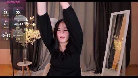 Snapshot of clairefaers chatting on December 2, 12:18 pm Claire Faers online show from December 2, 12:18 pm