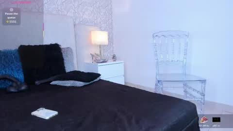 Snapshot of clairemiller chatting on November 5, 4:34 am Claire Miller online show from November 5, 4:34 am