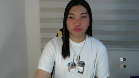 Snapshot of clairewntr_ chatting on January 24, 12:41 pm CLAIRE online show from January 24, 12:41 pm