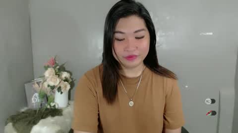 Snapshot of clairewntr_ chatting on February 1, 4:56 am CLAIRE online show from February 1, 4:56 am