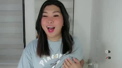 Snapshot of clairewntr_ chatting on February 8, 9:46 am CLAIRE online show from February 8, 9:46 am