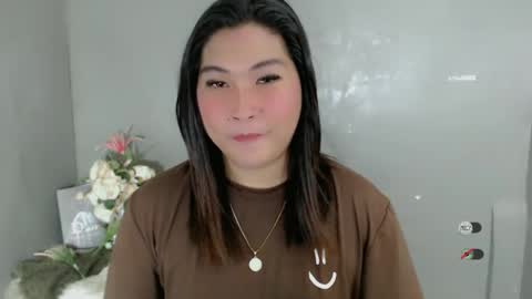 Snapshot of clairewntr_ chatting on February 10, 5:58 am CLAIRE online show from February 10, 5:58 am