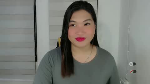 Snapshot of clairewntr_ chatting on March 2, 5:36 pm CLAIRE online show from March 2, 5:36 pm