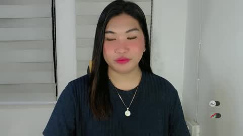 Snapshot of clairewntr_ chatting on March 8, 9:39 am CLAIRE online show from March 8, 9:39 am