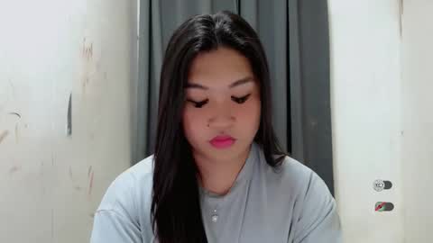 Snapshot of clairewntr_ chatting on September 9, 7:24 pm CLAIRE online show from September 9, 7:24 pm