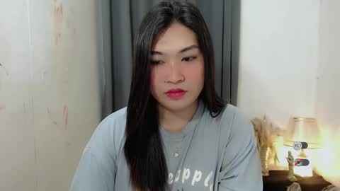 Snapshot of clairewntr_ chatting on October 12, 5:06 am CLAIRE online show from October 12, 5:06 am