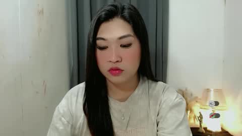 Snapshot of clairewntr_ chatting on October 15, 5:24 pm CLAIRE online show from October 15, 5:24 pm