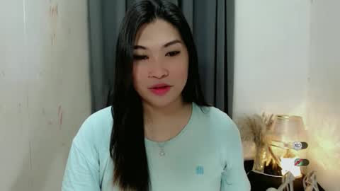 Snapshot of clairewntr_ chatting on October 19, 4:57 am CLAIRE online show from October 19, 4:57 am