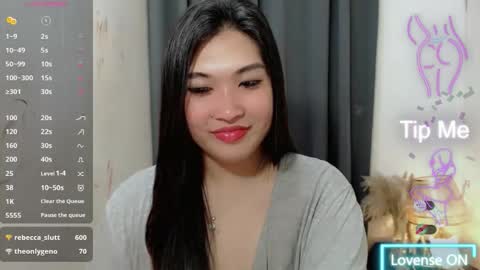 Snapshot of clairewntr_ chatting on October 25, 6:43 am CLAIRE online show from October 25, 6:43 am