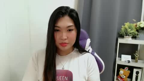 Snapshot of clairewntr_ chatting on October 28, 5:04 pm CLAIRE online show from October 28, 5:04 pm