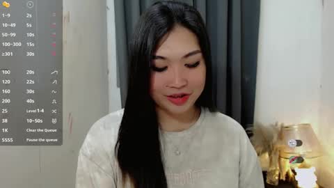 Snapshot of clairewntr_ chatting on October 30, 6:04 am CLAIRE online show from October 30, 6:04 am