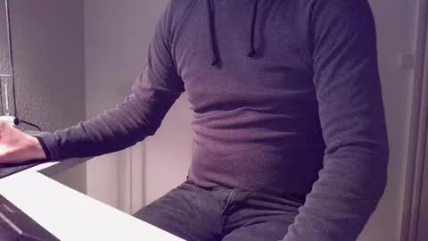 clamshive7 online show from February 5, 8:19 am