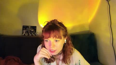Snapshot of clancyosbourne chatting on December 6, 1:07 am Clancy online show from December 6, 1:07 am