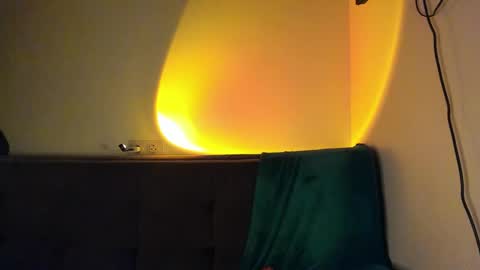 Snapshot of clancyosbourne chatting on December 14, 1:17 am Clancy online show from December 14, 1:17 am