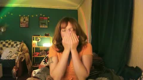 Snapshot of clancyosbourne chatting on October 15, 6:08 pm Clancy online show from October 15, 6:08 pm