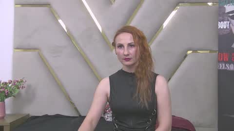 Snapshot of clara_jason chatting on November 22, 12:42 am Mistress Clara online show from November 22, 12:42 am