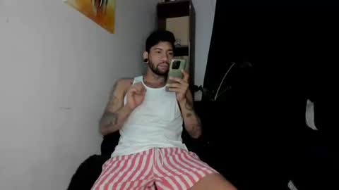clark_tommy11 online show from December 4, 1:25 am