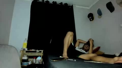 clark_tommy11 online show from February 4, 9:07 am