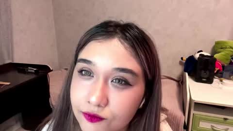 Snapshot of clary_cloud chatting on November 7, 6:08 pm Lara online show from November 7, 6:08 pm