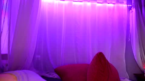 Snapshot of claudia_and_elon chatting on February 21, 4:40 am Claudia Cyberfox and Elon online show from February 21, 4:40 am