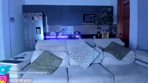 claytonburgues online show from September 19, 4:03 am