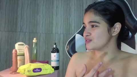 Clementine online show from November 28, 1:03 pm