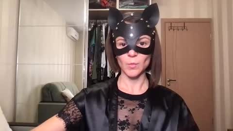 Snapshot of cleo_catra chatting on October 1, 3:40 pm cleo_catra online show from October 1, 3:40 pm