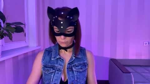 Snapshot of cleo_catra chatting on November 10, 4:11 am cleo_catra online show from November 10, 4:11 am
