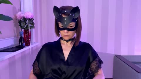 Snapshot of cleo_catra chatting on November 18, 5:12 am cleo_catra online show from November 18, 5:12 am