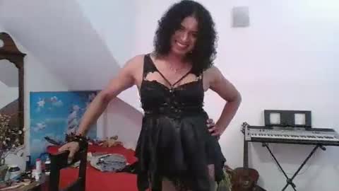 Snapshot of cleopatra71 chatting on October 10, 4:33 am Cleopatra online show from October 10, 4:33 am