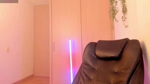 Cleopatra online show from April 19, 6:10 pm