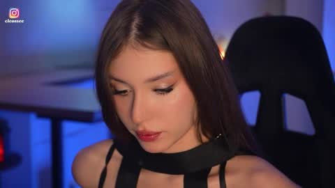 Cleo online show from April 19, 7:07 am