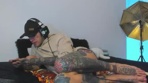 Snapshot of cleosexxx chatting on October 18, 9:37 pm cleo y maikol online show from October 18, 9:37 pm