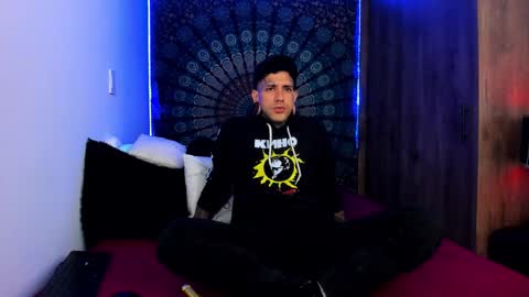 cleo y maikol online show from November 5, 1:05 am