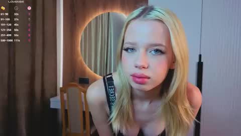 Aria online show from November 23, 11:43 am