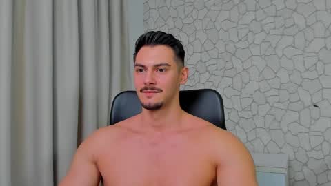 Snapshot of clintmasterss chatting on February 1, 6:32 am ClintMasterss online show from February 1, 6:32 am