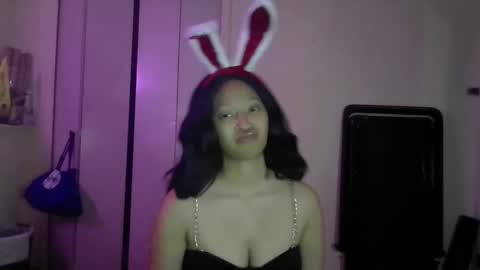 Snapshot of clioenchants chatting on December 14, 12:11 am High Queen Clio online show from December 14, 12:11 am