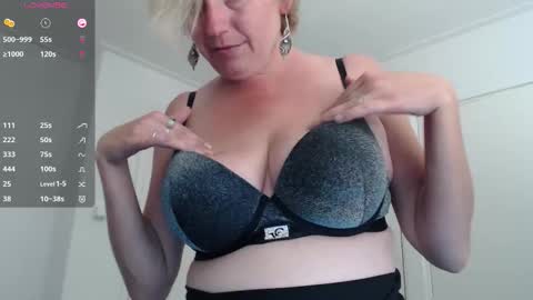 Syl  online show from September 23, 9:23 am