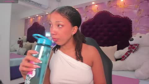 Snapshot of cloe_555 chatting on October 28, 10:12 pm Cloe 555 online show from October 28, 10:12 pm