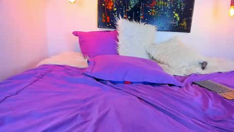 Snapshot of cloe_bridge chatting on December 9, 10:00 am Cloe Bridgee online show from December 9, 10:00 am