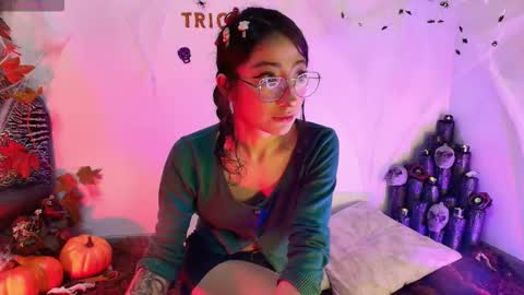 Cloe Leeee online show from October 21, 5:30 am