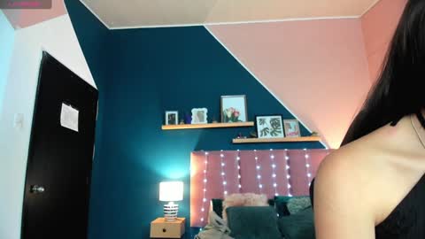 Snapshot of cloe_martinez_ chatting on January 29, 10:11 pm Cloe online show from January 29, 10:11 pm