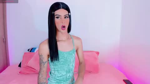 CLOE REMINTON online show from February 5, 2:08 am